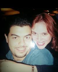 Bolo de massa de chocolate com brigadeiro de ninho com geleia de frutas  vermelhas e brigadeiro de pistache com cobertura de buttercream de pistache  😱