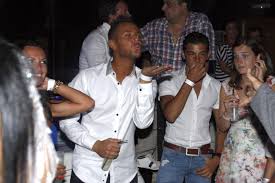 Born on 14th august, 1987 in porto, portugal, he is famous for secret story 6. Claudio Coelho Arrasa Ex Colegas Da Casa Dos Segredos Os Galos Que Se Achavam Os Maiores