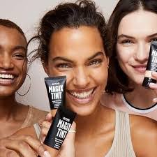 Cassandra Faison's Instagram, Twitter & Facebook