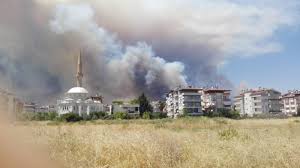 Yaklaşık 2 saatlik müdahalenin ardından yangın söndürülürken, soğutma çalışmaları devam ediyor. Zcf Nfpjjd1lsm