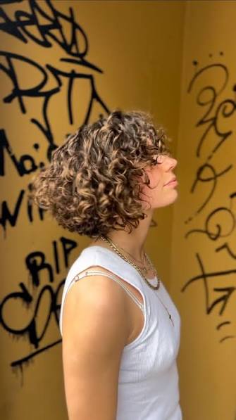 Curly Bob • 1M reels on Instagram