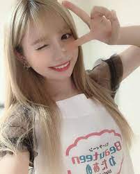 若林萌々 on instagram beauteen主催のわたあめショップで一日店長として店頭に立ちます そこで一緒に写真が撮れます ˊᵕˋ カラフルなわたあめが無料で貰えるよ 舌の色が染まるからみんなも試してみてね ももは10月23日の15 00 17 30で店頭にたちます まっ