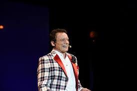 When he was 10, young giovanni would sing at restaurants, wedding receptions, etc. Massimo Ranieri At The Teatro Augusteo In Naples With Sogno And Son 400 Times Napolike It