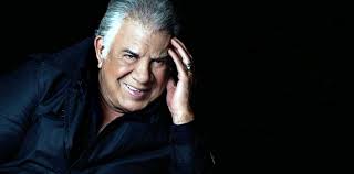 He is an actor, known for franco buenaventura, el profe (2002), todo x 2 pesos (1999) and yago, pasión morena (2001). A Los 83 Anos Raul Lavie Debuta En Un Show Por Streaming