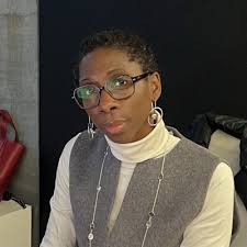 Un diplôme qui a une saveur particulière. Je suis très heureuse de partager  que je viens d'obtenir mon diplôme de Compliance Officer