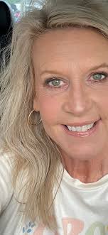 Easy 5 minute makeup routine with 5 products