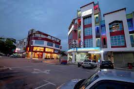 Perlunya memperhatikan efektifitas dan efisiensi tenaga dan biaya dalam bekerja, semua itu tidak terlepas dari peralatan yang dipergunakan. Langit Langi Hotel Each Of The 32 Rooms At This Fine 2 Star Hotel Features Superior Amenities And Airport Transfer Klia2 Info