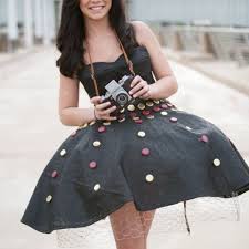 Ulasan kali ini terkait rak kamar mandi dengan judul artikel konsep terkini 24+ rak kamar mandi dari barang bekas berikut ini. 10 Hasil Karya Gaun Daur Ulang Dari Limbah Yang Unik Dan Mencengangkan