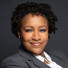 Kelly Stefanski's Instagram, Twitter & Facebook