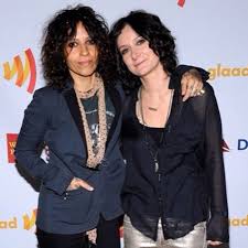 Una casa perfetta, una famiglia perfetta, una vita perfetta. Sara Gilbert Grosse Gewicht Alter Korperstatistik