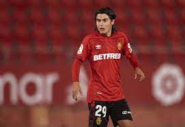 Estaría a detalles de convertirse en futbolista del club blanquiceleste. Los Motivos Por Los Que No Juega Luka Romero La Joya Argentina Tyc Sports