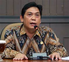 Gm susanto megaranto merapikan buah catur seusai mengalahkan juara dunia ku12 2008 sayantan das dari india yang tampak kecewa dan langsung berlalu usai wasit mengambil notasi. Utut Adianto Alchetron The Free Social Encyclopedia