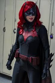 Batwoman star javicia leslie has shared a new poster ahead of her introduction as the titular superhero in the show's second season. Batwoman Season 2 Is Making A Huge Mistake Already
