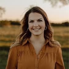 Madeline Dillard's Instagram, Twitter & Facebook