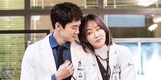 The pair will play a man and a woman who met, fell in love, and went their separate ways due to the wrong. Reunian Romantic Doctor Kim Seo Hyun Jin Beri Dukungan Untuk Yoo Yeon Seok Kapanlagi Com