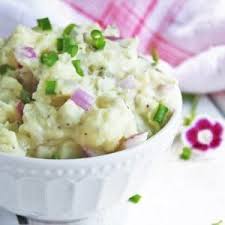 This Classic Vegan Potato Salad Is Creamy A Hearty Cold Salad Made With Homemade Vegenaise Or Your Vegan May Vegan Potato Salads Vegan Picnic Food Vegan Potato