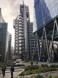 Find an insurance agent or call us toll free: Lloyds Bank Building This Is A Great Example Of How The Building Services And Engineering Have Led The Design P Banks Building Lloyds Bank London Photography