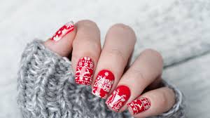 The first recommended christmas nails look very girly and fun. 57 Winter Nails That Ll Get You In The Holiday Spirit Teen Vogue