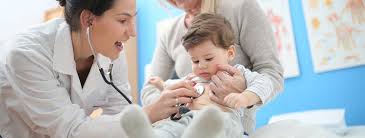 Seit januar 2017 erhalten die eltern bei der geburt eines kindes das neue gelbe untersuchungsheft. Vorsorge Ist Wichtig Die U Untersuchungen Auf Einen Blick Babymarkt De