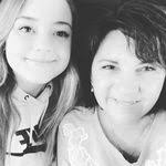 Belinda Holbrook's Instagram, Twitter & Facebook