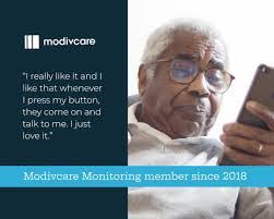 Lindsay Hambly's Instagram, Twitter & Facebook