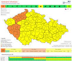 Výstraha čhmú se naplnila, česko od úterního večera sužoval silný déšť a na horách způsobil dopravní komplikace sníh. Jhr6yoag3x9m4m