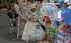 Rekomendasi model baju pesta modern untuk wanita berhijab (foto: Model Baju Karnaval