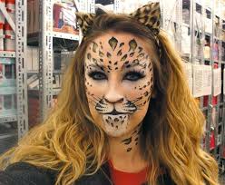 Leopard Schminken Tolle Und Simple Ideen Fur Leopard Gesichtsbemalung Zum Karneval Halloweenhalloween Ideas Leopard Schminken Gesicht Schminken Schminken