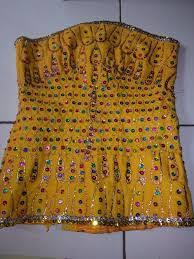 Kekayaan budaya yang dimiliki indonesia menjadi suatu kebanggaan tersendiri sekaligus kewajiban untuk mengupayakan kelestariannya. Tari Yapong Makna Sejarah Dan Gerakannya Haloedukasi Com