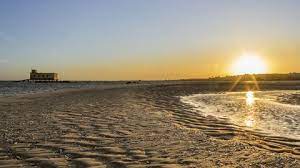 É uma praia deserta, com acesso apenas por táxi ou com barco próprio. Praia Da Ilha Da Fuzeta Www Visitportugal Com