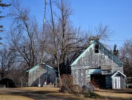 Turquoise Barn In Small Town Iowa Love It Ksl Country Barns House Styles Barn