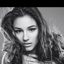 Olivia Leigh Nowak (@OliviaLeighNwk)