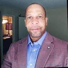 Darryl Huskins's Instagram, Twitter & Facebook