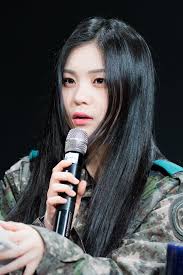 Https Pbs Twimg Com Media D5l1mbjvuaa8thb Jpg Orig Kpop Girl Groups Kpop Girls Girl