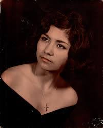 Linda Duron's Instagram, Twitter & Facebook