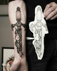 Pin De Conor Laughlin Em Tattoo Tatuagem De Faca Punhal Tatuagem Ideias De Tatuagens
