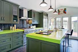 Belebende Moglichkeiten Mit Grunen Kuchenschranken Zu Schmucken Neu Dekoration 2018 Green Kitchen Cabinets Kitchen Cabinets Top Of Kitchen Cabinets