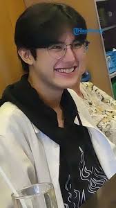 Potret Tampan Anak Pertama Della Puspita, Ken Daisuke Dipuji Mirip Artis  Korea dan Jarang Terekspos