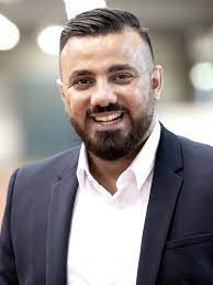 He is an independent artist, noted for his wide vocal range, work across multiple genres, and intense live performances. Bilal El Sabeh Viactiv Krankenkasse
