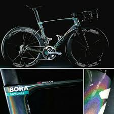 Petosagan S Speed Rocketfor 2017 The Custom Paint For Mr Sagan Is Holographic With A Prismatic Rainbow Effect Pretty Bike Bike Swag Bike Design