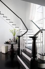 Black And White Stair Railing Pin By Maria Alejandra Riano On Painted Floors Stairs Rugs Black And White Stairs White Staircase Black Stairs