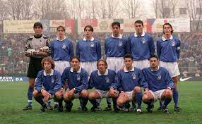 L'italia del pallone non ci sarà ai giochi della prossima estate e, questo, è uno degli effetti collaterali dell'uscita dall'europeo under 21, per certi a di biagio, tecnico in uscita dopo sei anni sulla panchina dell'under, va riconosciuto il merito di aver contribuito alla ripartenza dal basso di un movimento che. Football Italiano On Twitter Italy S Under 21 Side From 1995 How Many Can You Name