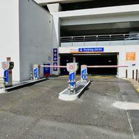 Enjoy a quality trip on one of our comfortable coaches, all equipped with sockets, xl seats, toilets and wifi. Parking Officiel Effia Gare De Massy Tgv Couvert A Massy