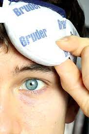 How To Do A Warm Compress For The Eyes Dry Eyes Warm Compress Blepharitis