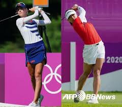 서울=뉴시스 안경남 기자 = 생애 첫 메이저대회 우승에 성공한 넬리 코다(미국)가 여자골프 세계랭킹 1위에 올랐다. Bmqsniiezb B9m