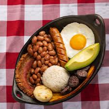 Bandeja paisa. Recetas colombianas para comer en familia