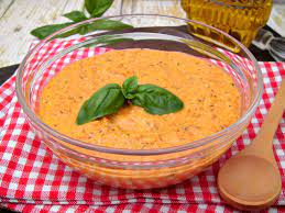 Per eseguire questo favoloso pesto, vi basterà seguire questa buonissima ricetta e in pochi minuti. Pesto Alla Siciliana Sicilia