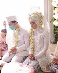 Foto studio pengantin sunda indoor 10 foto prewedding artis indonesia di 2019 yang bisa jadi inspirasi yitno ardi / kamu bisa memilih pemotretan di dalam studio atau di outdoor. Julian Fotography Hegard Sukmawat Profile Pinterest