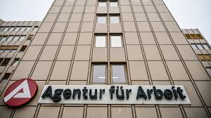 Descubre a Vanesa Kirby Al Desnudo - Admira su Belleza Desinhibida