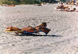 Found Voyeur Photo A DAY AT THE BEACH Color ORIGINAL Snapshot VINTAGE 212  LA 81 | eBay